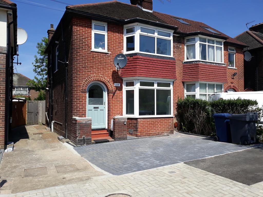 The Vale, London, NW11 8TN