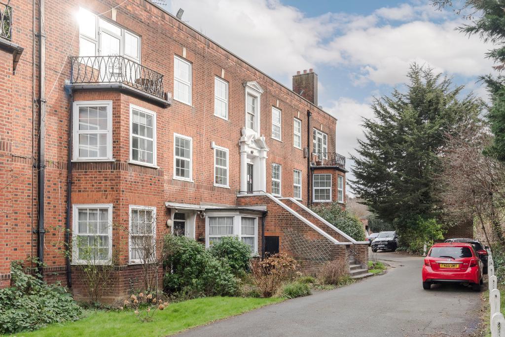 Hocroft Court, Hendon Way, London, NW2 2LU